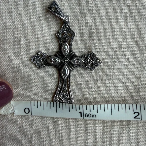 ⚜️Intricate ⚜️ Vintage Sterling Silver Ornate Cross Pendant Marked 925 - Picture 8 of 12